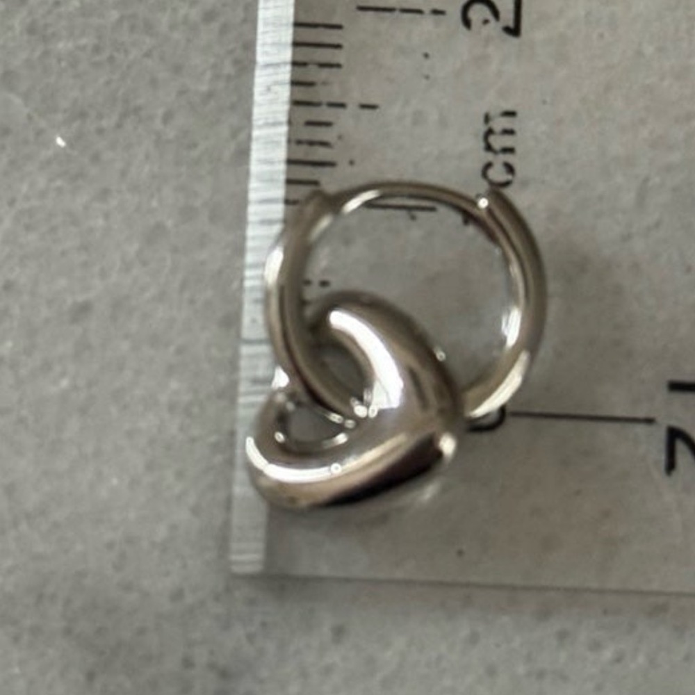 Sterling Silver Bubble Heart Charm Dangle Huggie Hoop Earrings
Brand New - Picture 4 of 5